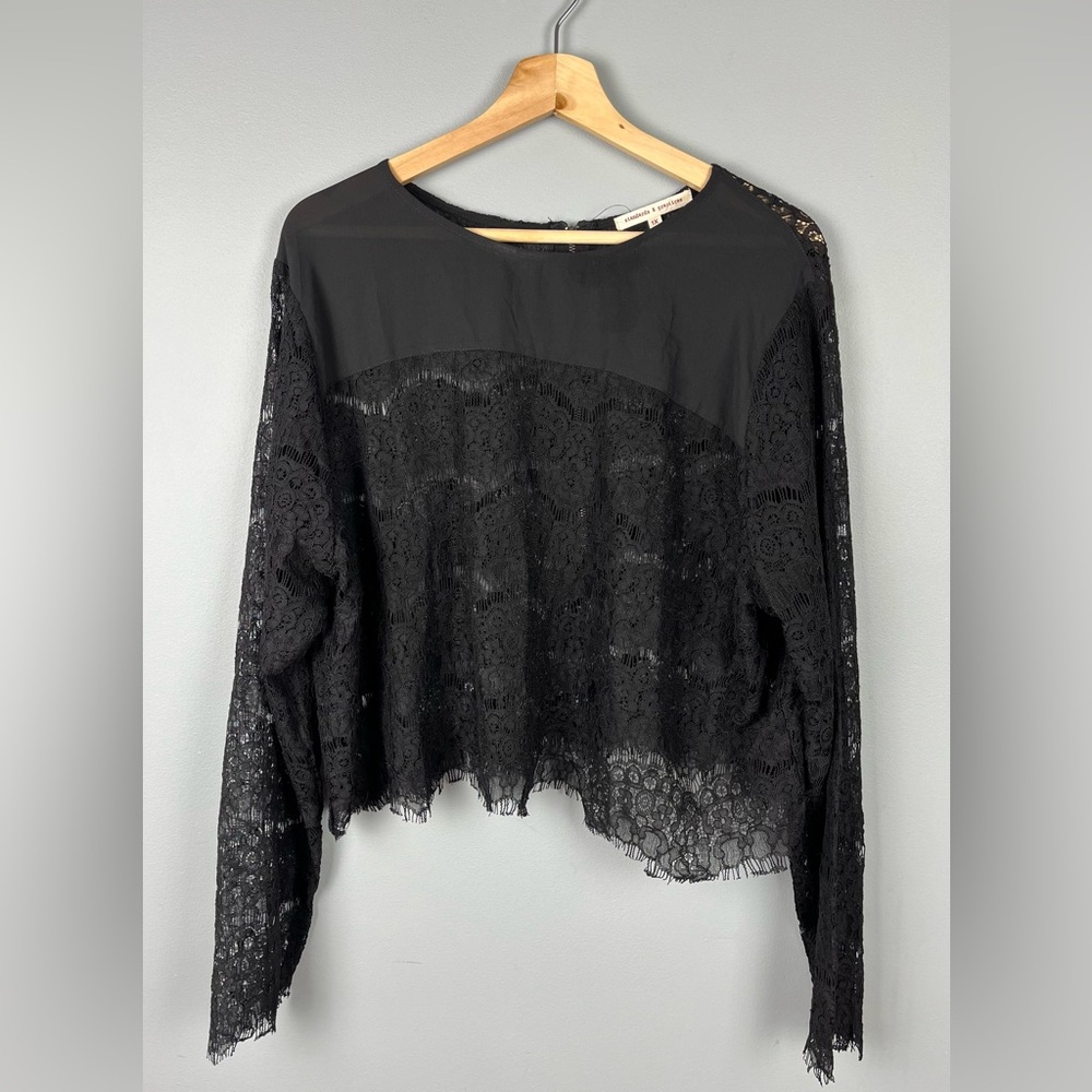 Chic Black Lace Women's Blouse